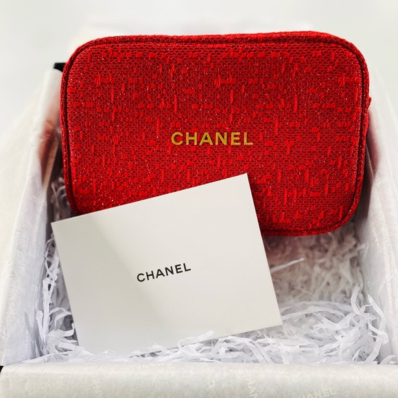 CHANEL Handbags - Chanel 2021 Holiday Beauty Gift Set with Crossbody Bag